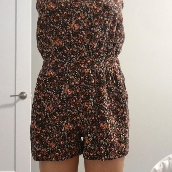 Floral Romper Suit - Picture 4 of 5